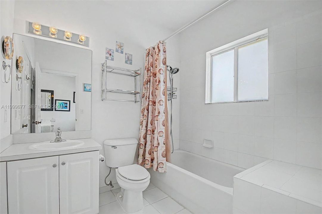 На продажу: $355,000 (3 спален, 2 ванн, 1932 Квадратных фут)