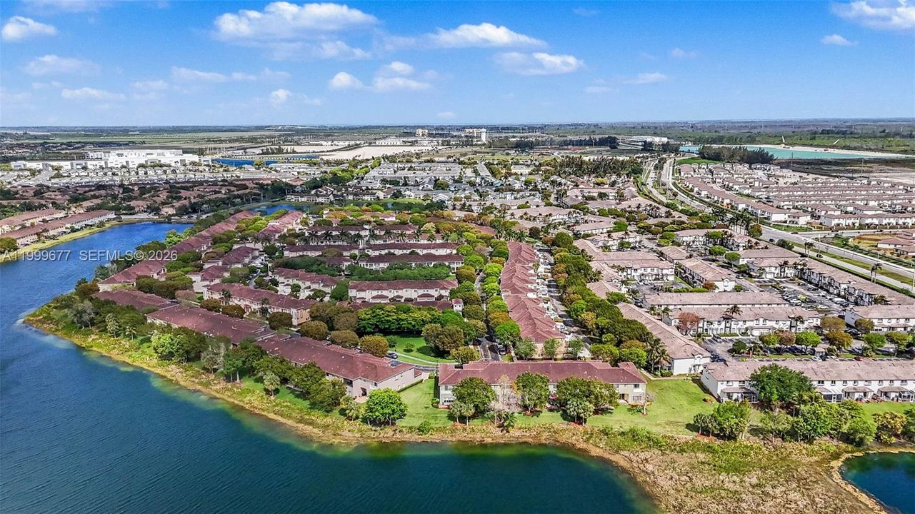 На продажу: $355,000 (3 спален, 2 ванн, 1932 Квадратных фут)