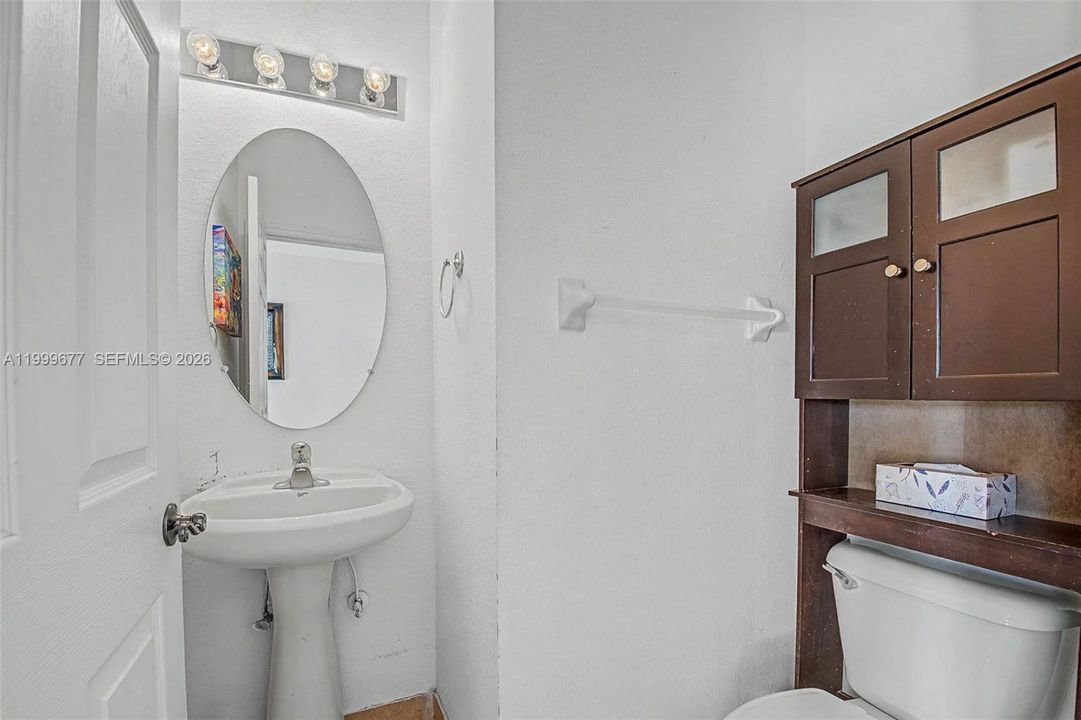 На продажу: $355,000 (3 спален, 2 ванн, 1932 Квадратных фут)