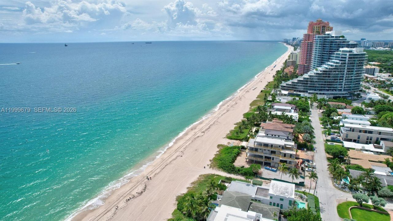 На продажу: $4,695,000 (5 спален, 6 ванн, 0 Квадратных фут)