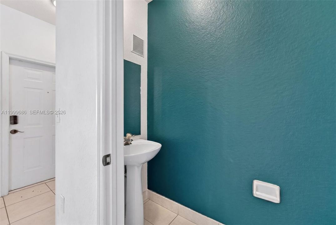 Activo con contrato: $314,999 (2 camas, 2 baños, 1268 Pies cuadrados)