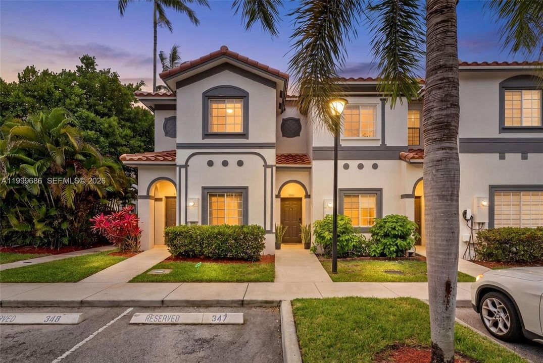 Activo con contrato: $314,999 (2 camas, 2 baños, 1268 Pies cuadrados)