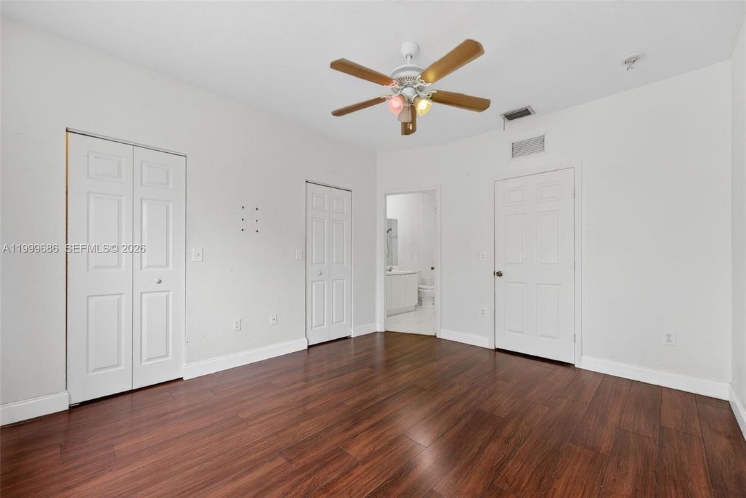 Activo con contrato: $314,999 (2 camas, 2 baños, 1268 Pies cuadrados)