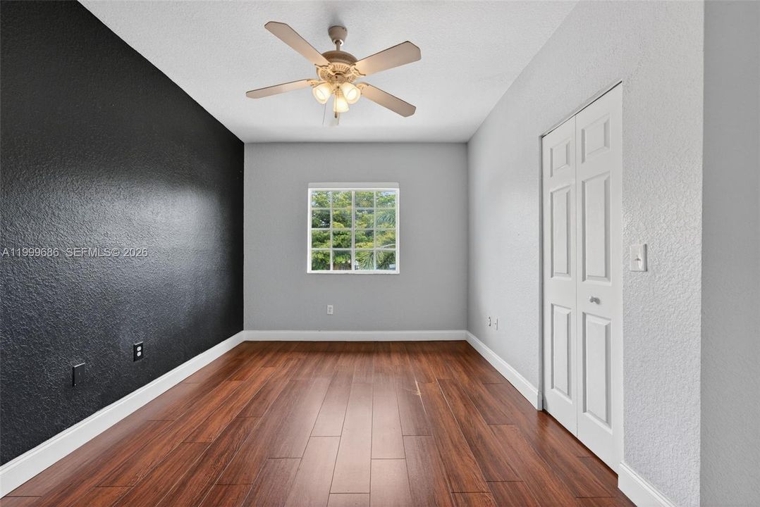 Activo con contrato: $314,999 (2 camas, 2 baños, 1268 Pies cuadrados)