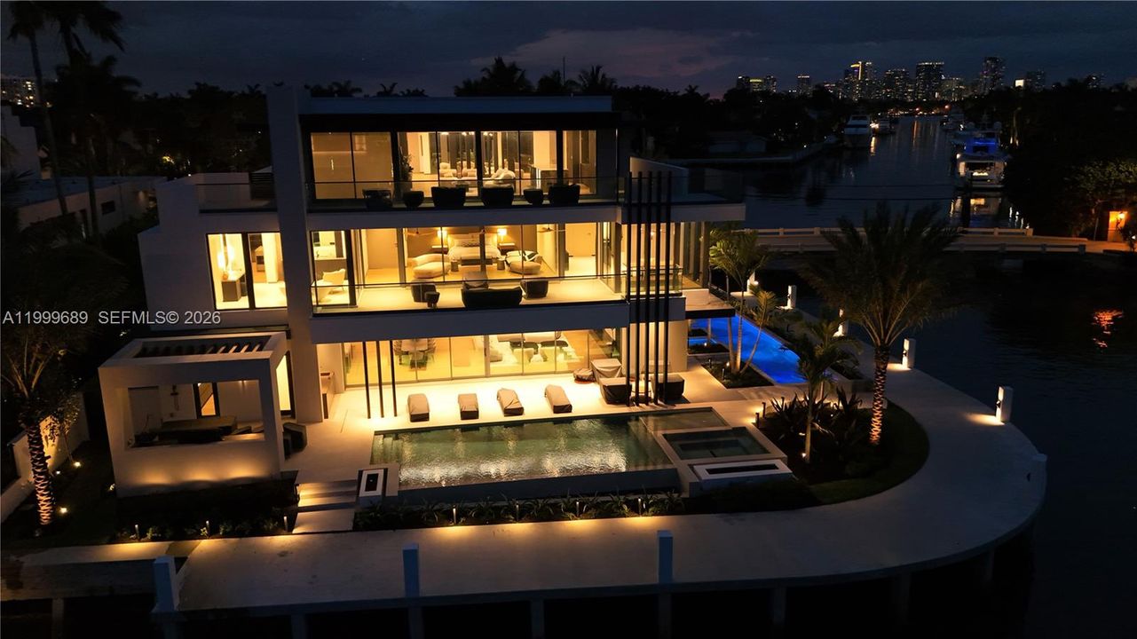 На продажу: $29,900,000 (7 спален, 10 ванн, 10400 Квадратных фут)