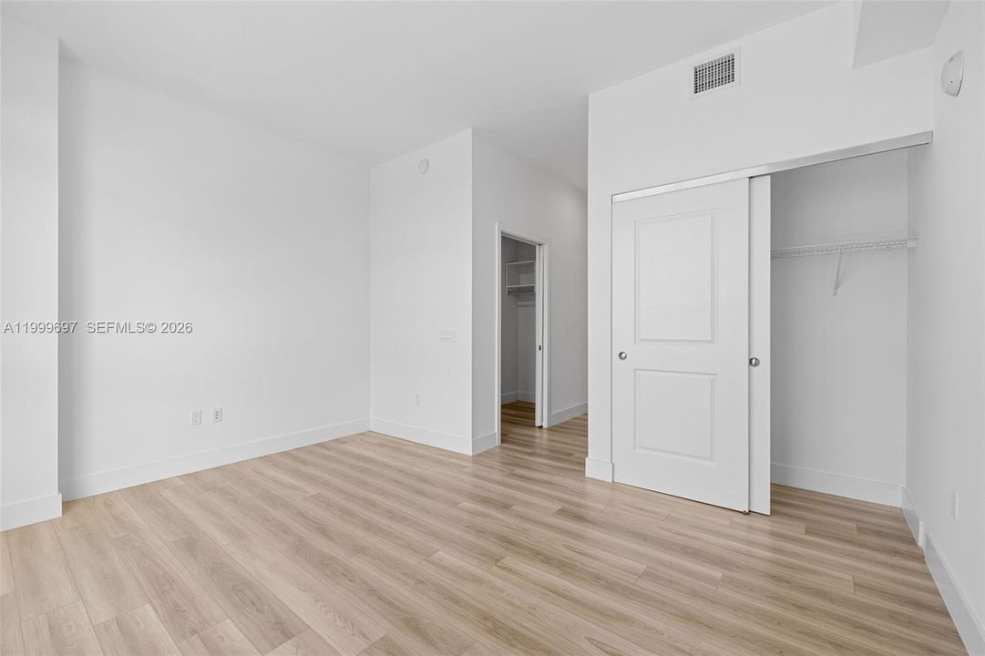 Activo con contrato: $4,475 (2 camas, 2 baños, 1483 Pies cuadrados)