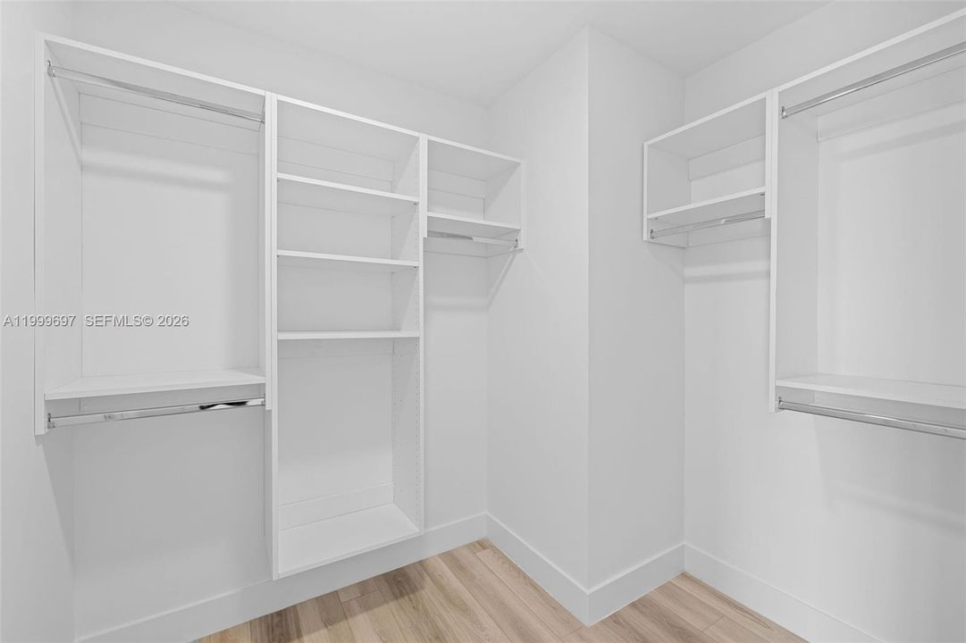 Activo con contrato: $4,475 (2 camas, 2 baños, 1483 Pies cuadrados)
