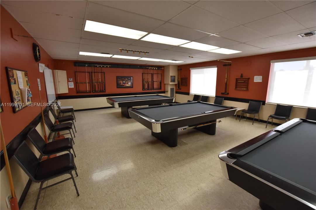 For Sale: $134,000 (2 beds, 1 baths, 829 Square Feet)