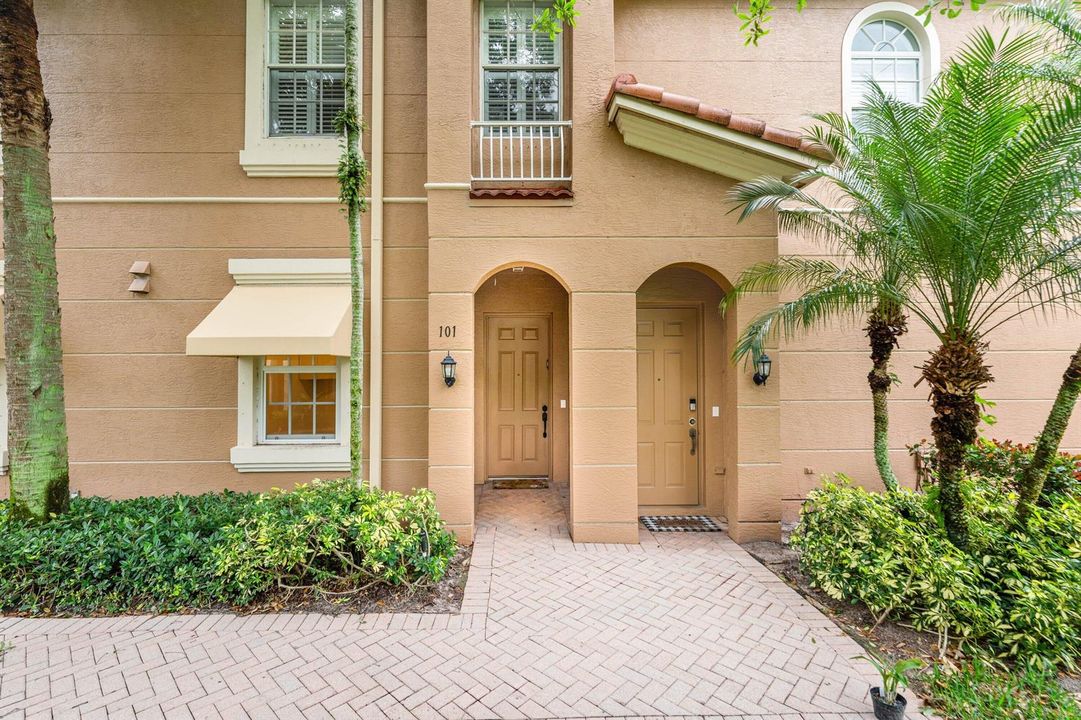 005-4891BonsaiCircle-101-PalmBeachGarden