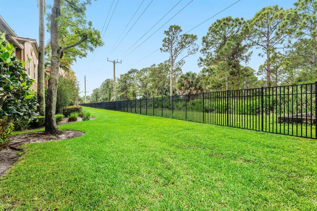 033-4891BonsaiCircle-101-PalmBeachGarden