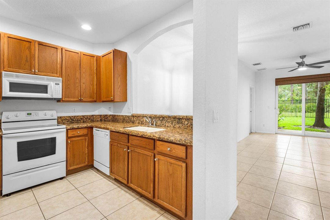 015-4891BonsaiCircle-101-PalmBeachGarden