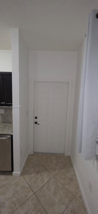 Recently Rented: $1,600 (1 beds, 1 baths, 750 Square Feet)