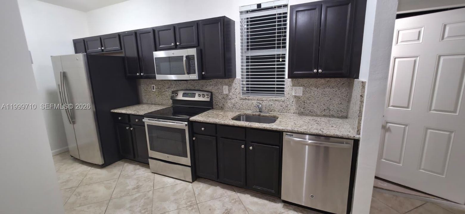 Recently Rented: $1,600 (1 beds, 1 baths, 750 Square Feet)