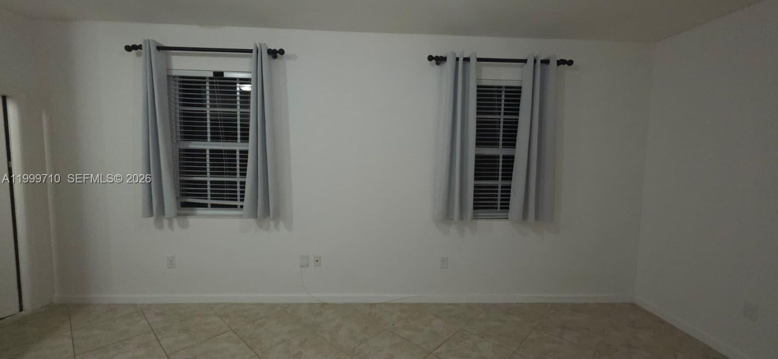 Recently Rented: $1,600 (1 beds, 1 baths, 750 Square Feet)