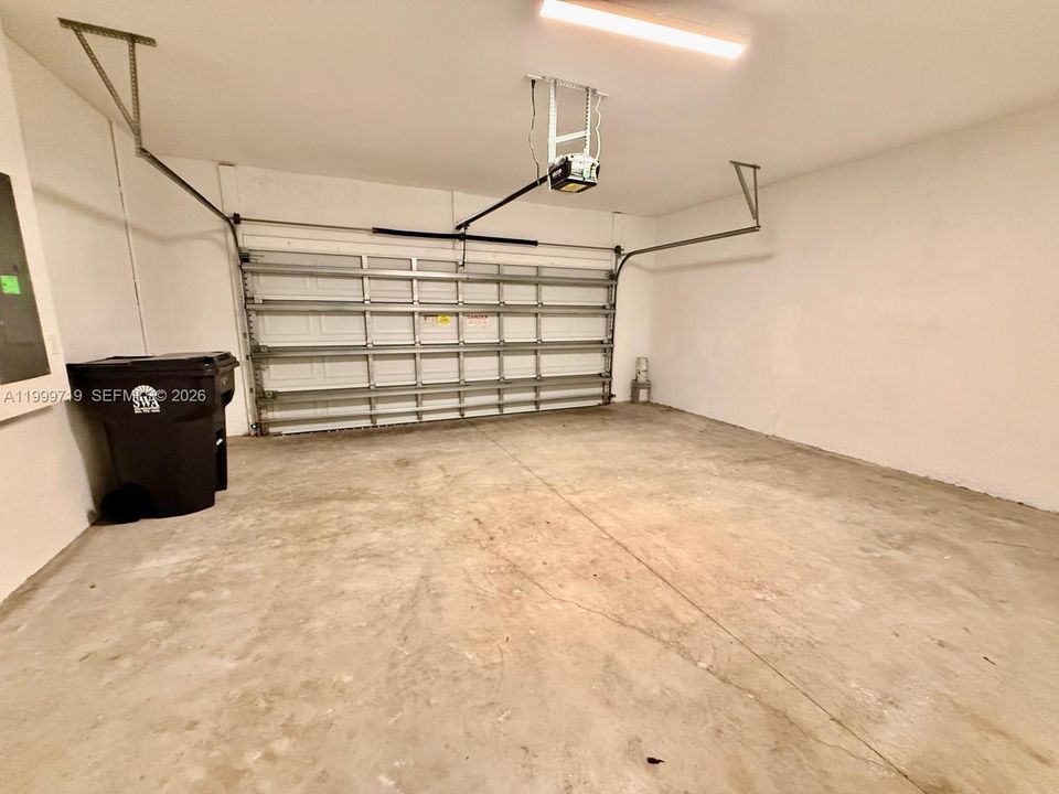 Recently Rented: $3,200 (4 beds, 2 baths, 1754 Square Feet)