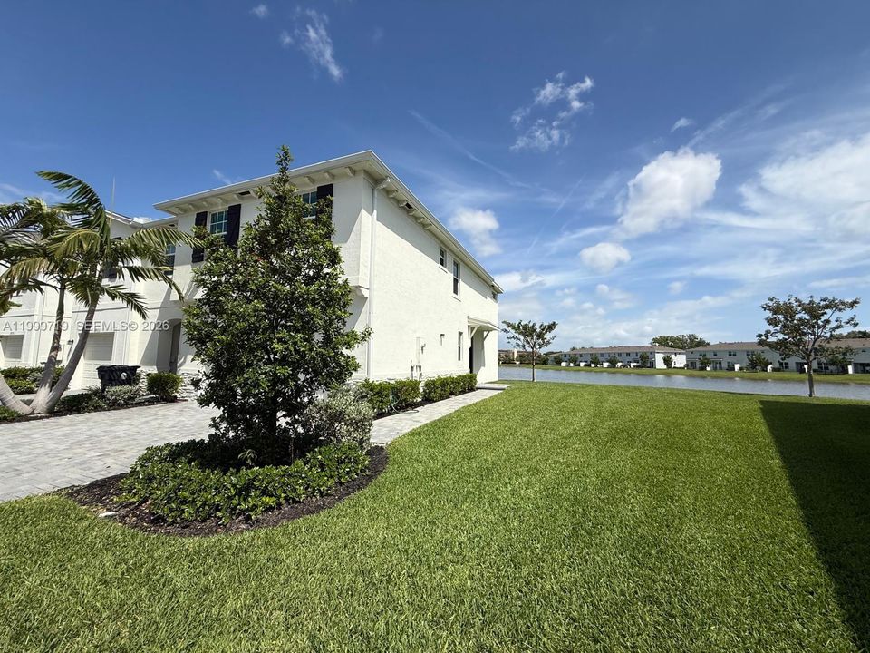 Recently Rented: $3,200 (4 beds, 2 baths, 1754 Square Feet)