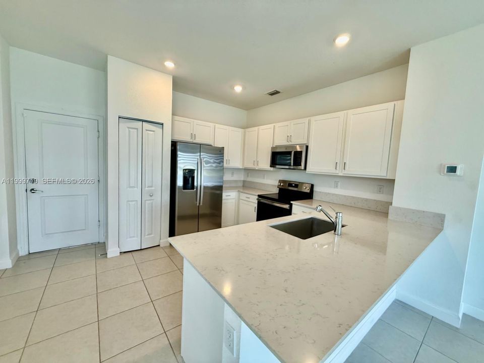 Recently Rented: $3,200 (4 beds, 2 baths, 1754 Square Feet)
