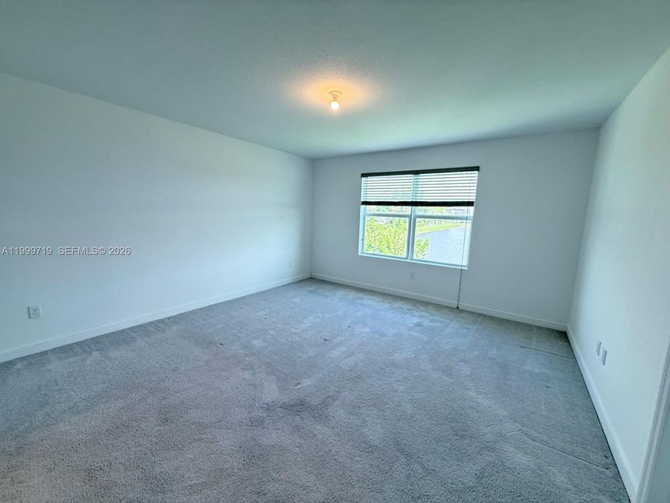 Recently Rented: $3,200 (4 beds, 2 baths, 1754 Square Feet)