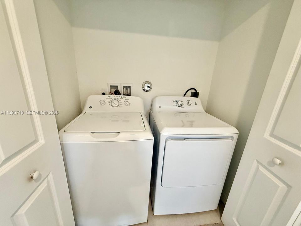 Recently Rented: $3,200 (4 beds, 2 baths, 1754 Square Feet)