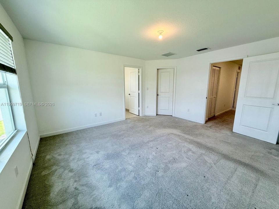 Recently Rented: $3,200 (4 beds, 2 baths, 1754 Square Feet)