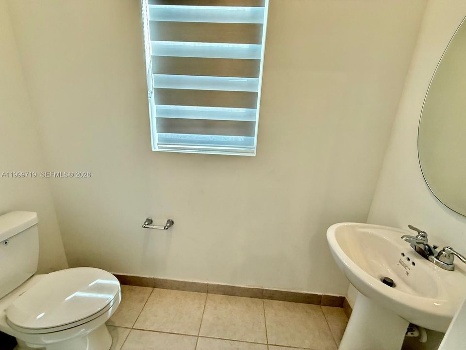 Recently Rented: $3,200 (4 beds, 2 baths, 1754 Square Feet)