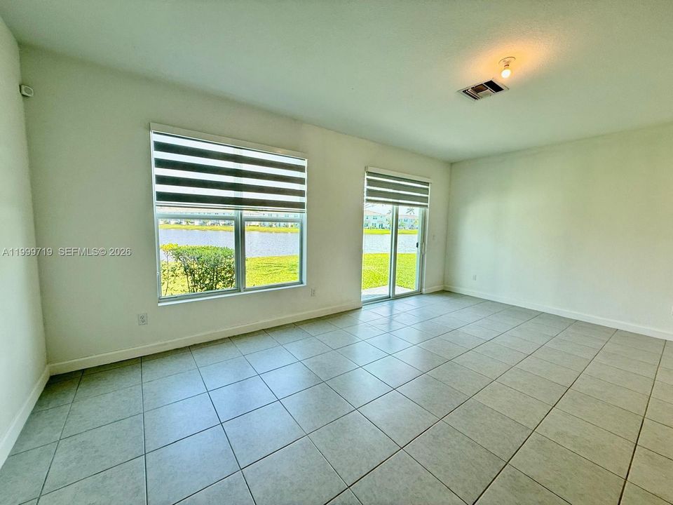 Recently Rented: $3,200 (4 beds, 2 baths, 1754 Square Feet)