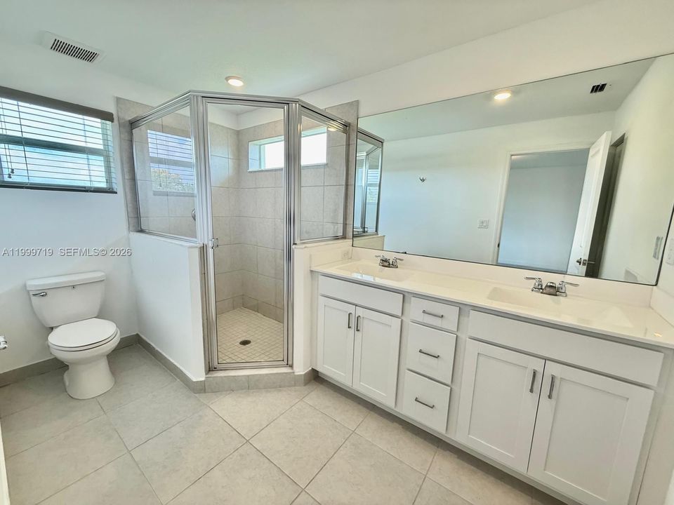 Recently Rented: $3,200 (4 beds, 2 baths, 1754 Square Feet)