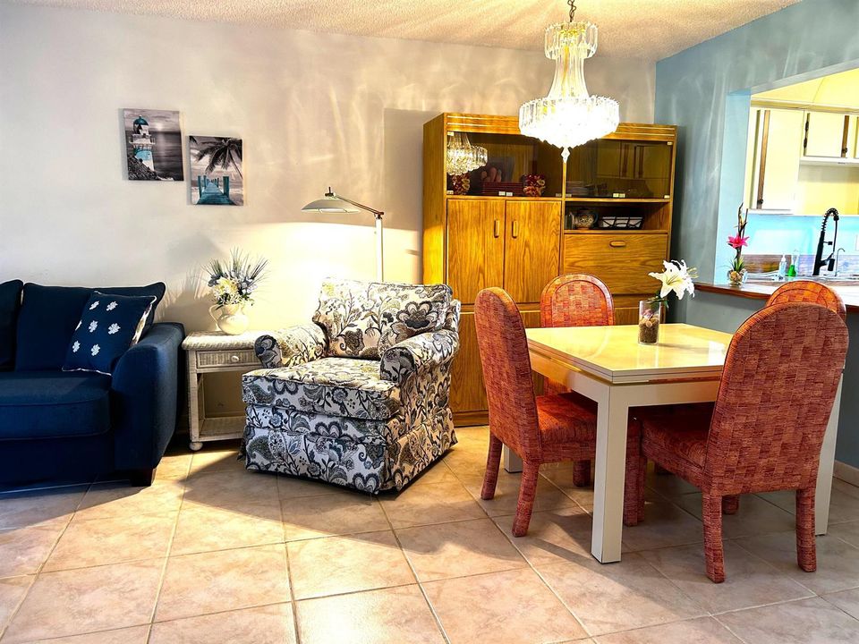 5200 PRIVET DINING ROOM 1