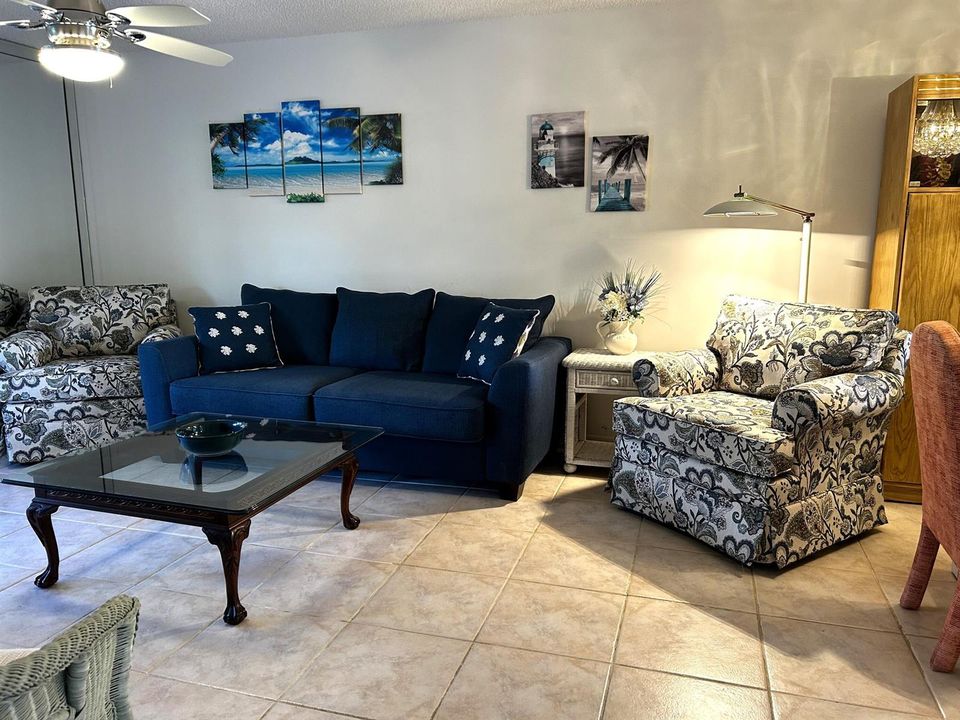 5200 PRIVET PL LIVING ROOM 4