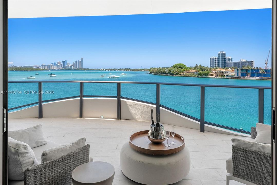 For Sale: $3,790,000 (2 beds, 3 baths, 2514 Square Feet)