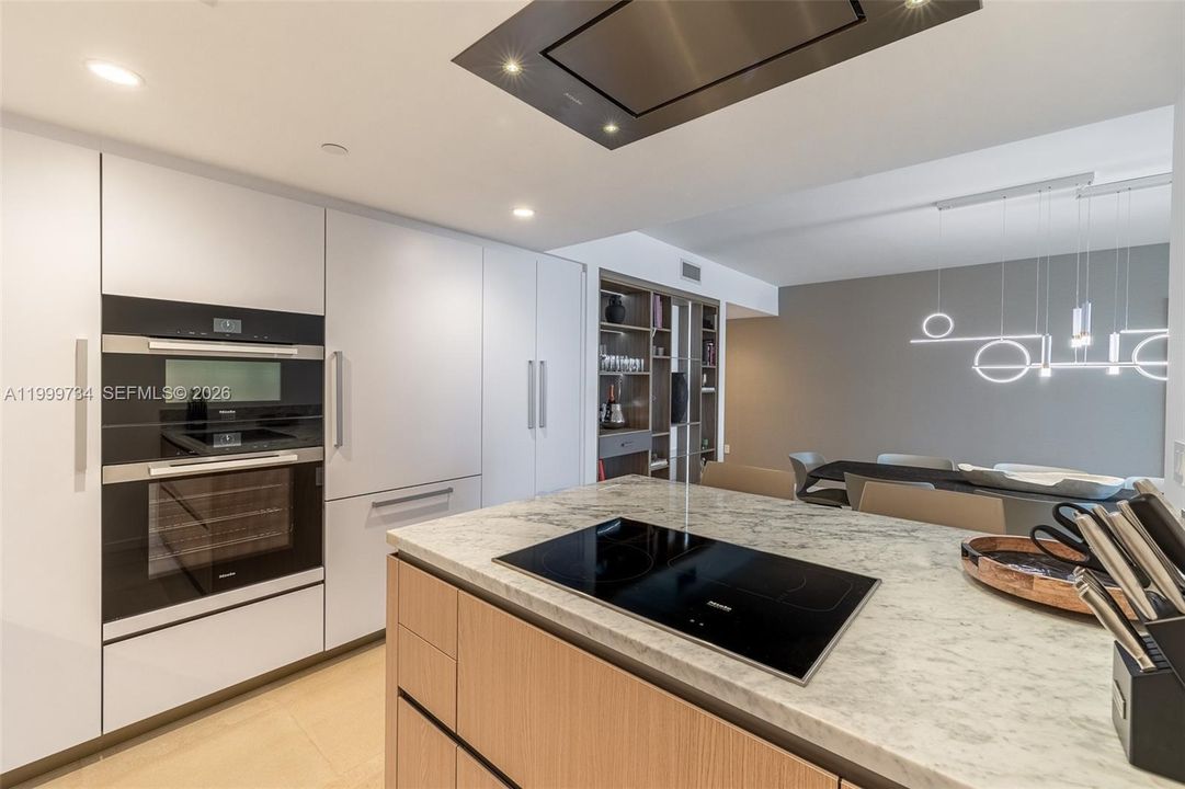 For Sale: $3,790,000 (2 beds, 3 baths, 2514 Square Feet)