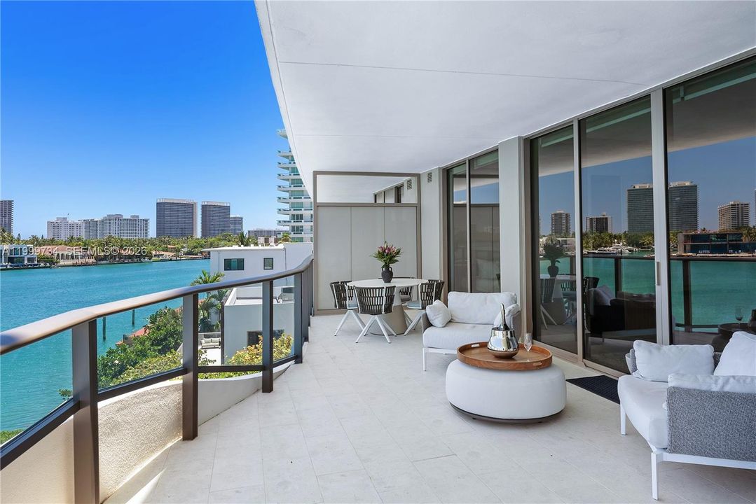 For Sale: $3,790,000 (2 beds, 3 baths, 2514 Square Feet)