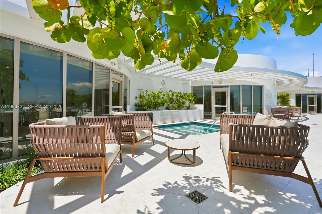 For Sale: $3,790,000 (2 beds, 3 baths, 2514 Square Feet)