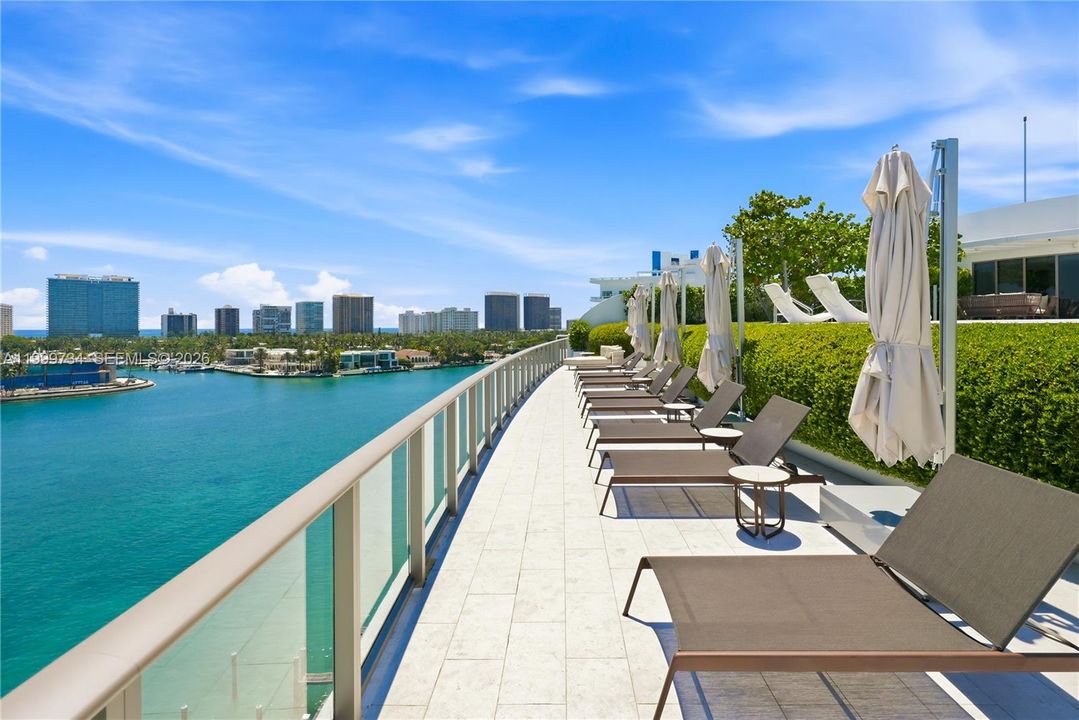 For Sale: $3,790,000 (2 beds, 3 baths, 2514 Square Feet)