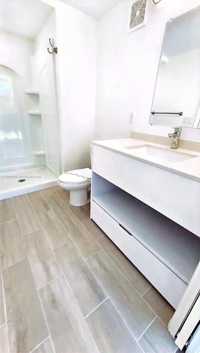 En Venta: $329,000 (2 camas, 2 baños, 0 Pies cuadrados)