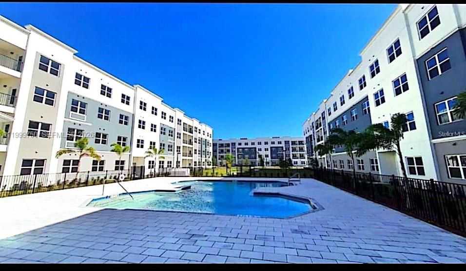 En Venta: $329,000 (2 camas, 2 baños, 0 Pies cuadrados)