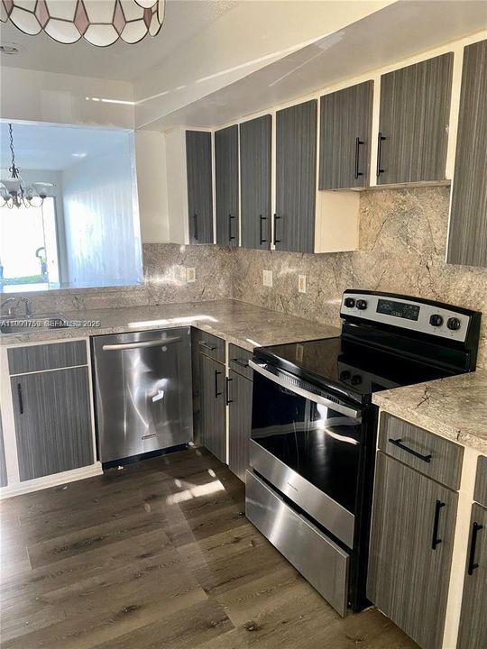 En Venta: $324,000 (2 camas, 2 baños, 1177 Pies cuadrados)