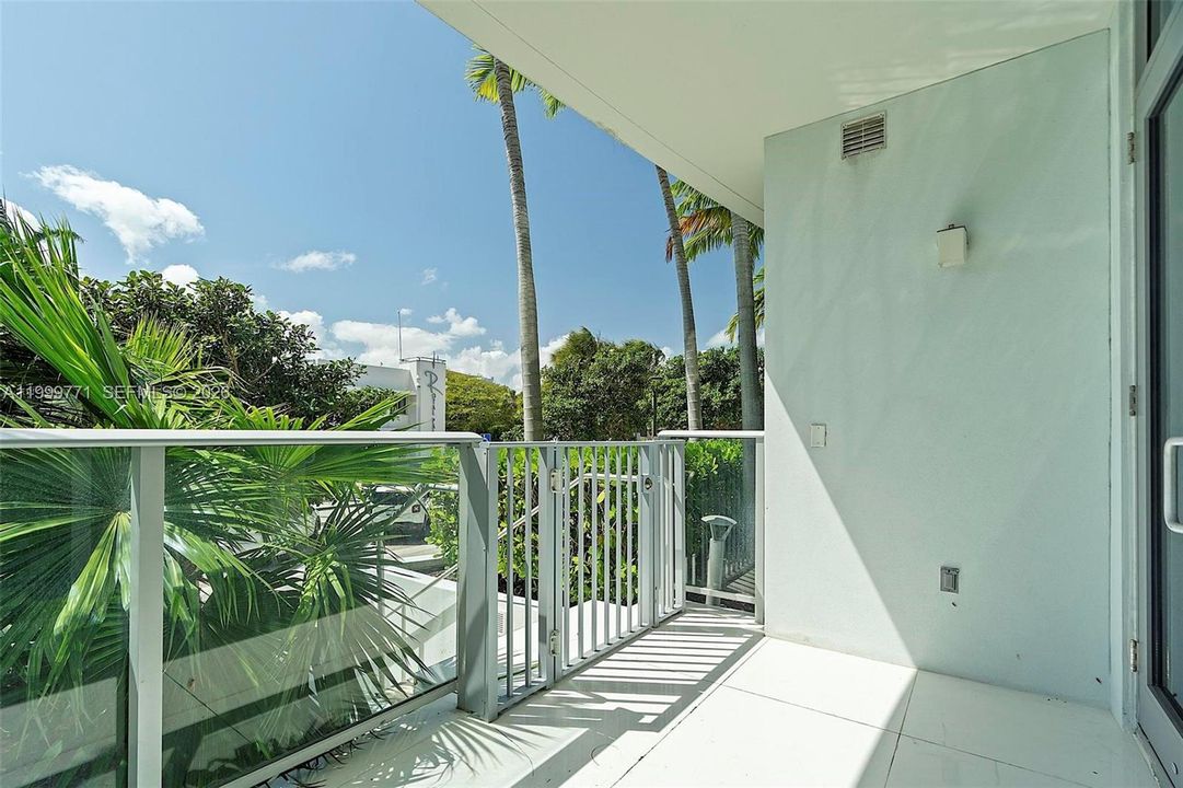 En Venta: $1,874,000 (2 camas, 4 baños, 2408 Pies cuadrados)