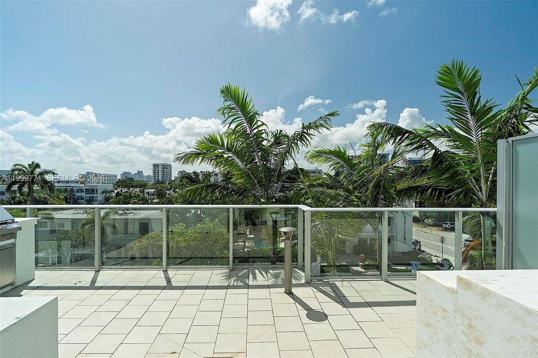 En Venta: $1,874,000 (2 camas, 4 baños, 2408 Pies cuadrados)