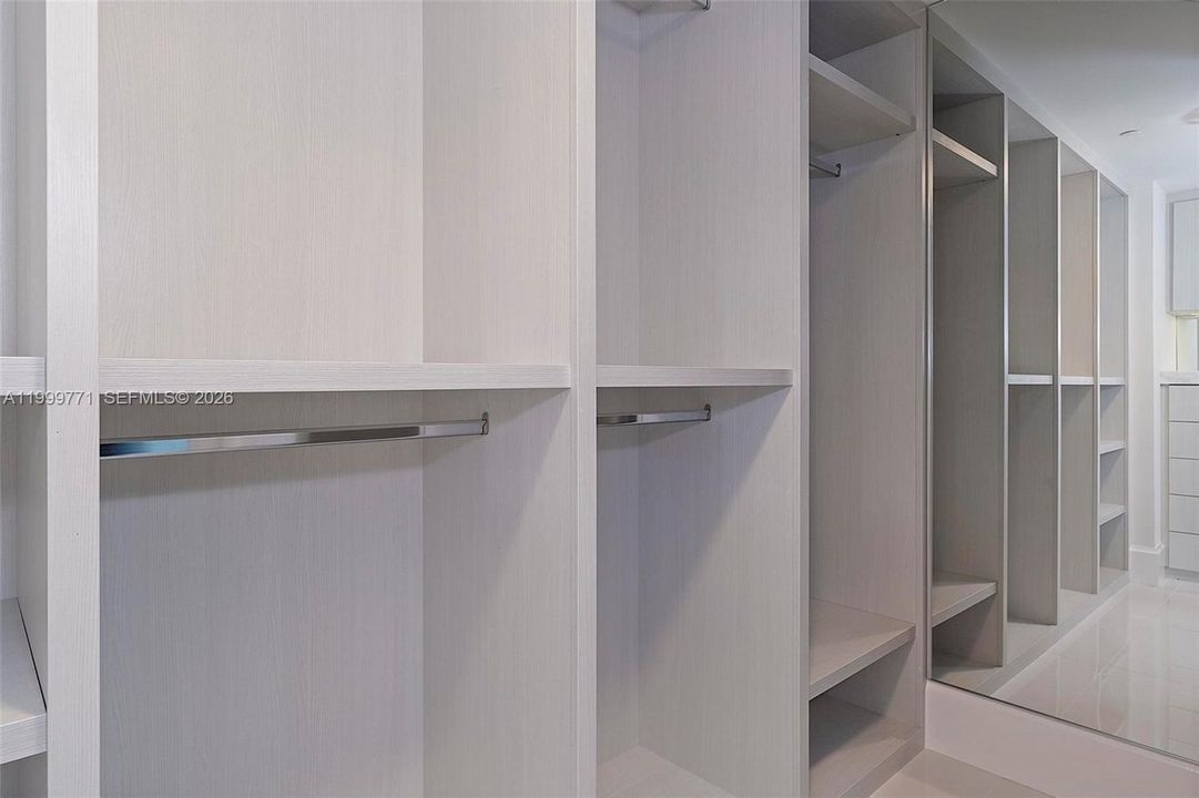 En Venta: $1,874,000 (2 camas, 4 baños, 2408 Pies cuadrados)
