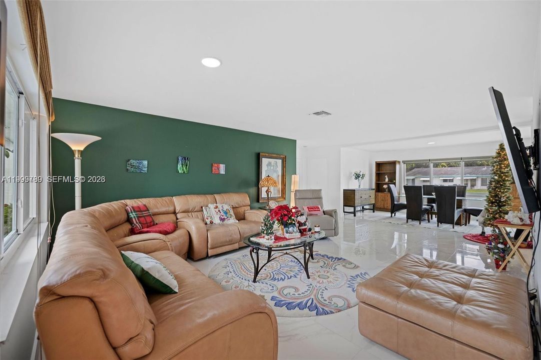 En Venta: $456,500 (2 camas, 2 baños, 1438 Pies cuadrados)