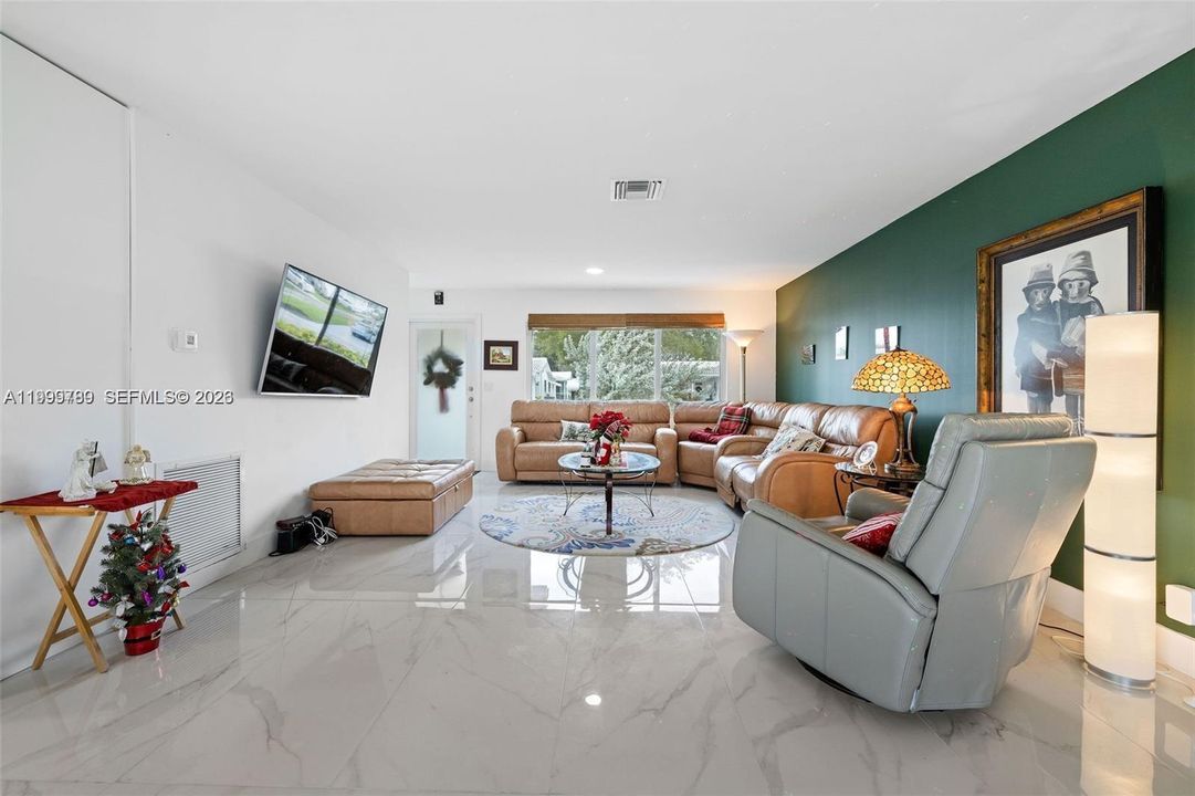En Venta: $456,500 (2 camas, 2 baños, 1438 Pies cuadrados)