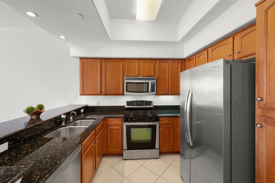 8-web-or-mls-20 Orange Ave 411 - 8