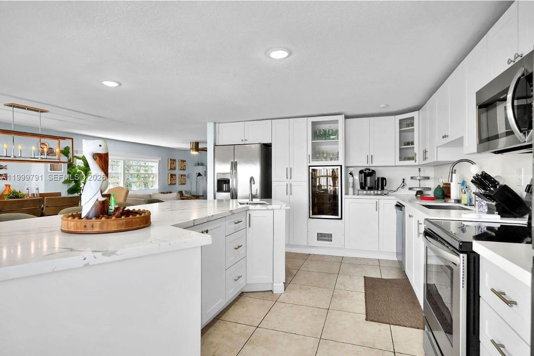 Recently Sold: $700,000 (3 beds, 2 baths, 1416 Square Feet)