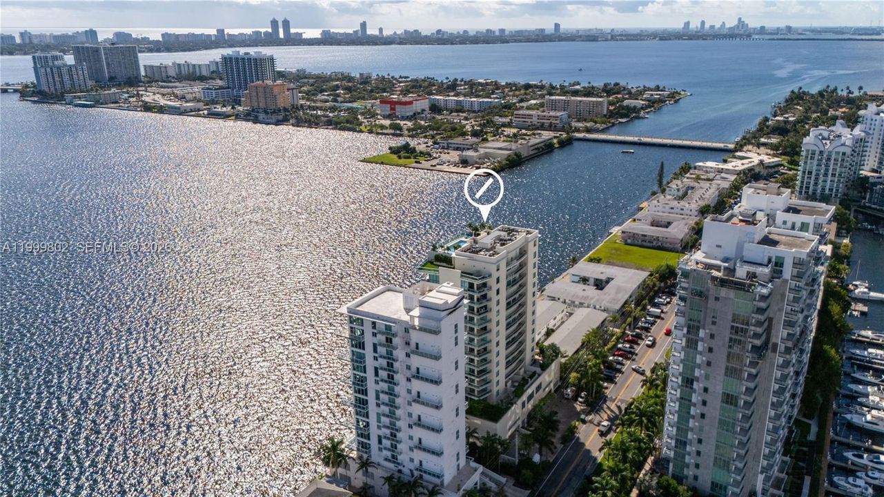 На продажу: $949,000 (2 спален, 2 ванн, 1884 Квадратных фут)