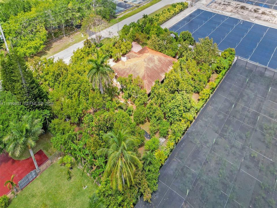 На продажу: $919,900 (3 спален, 2 ванн, 2153 Квадратных фут)