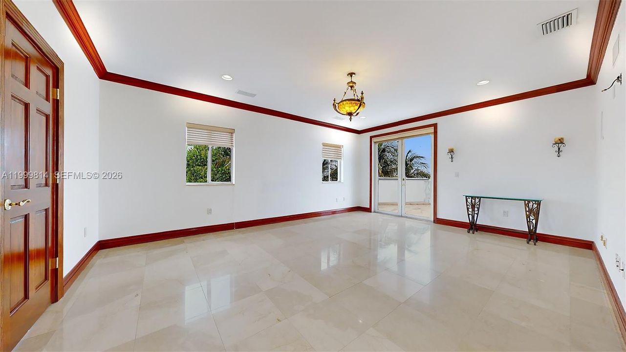 For Sale: $6,700,000 (5 beds, 3 baths, 3851 Square Feet)