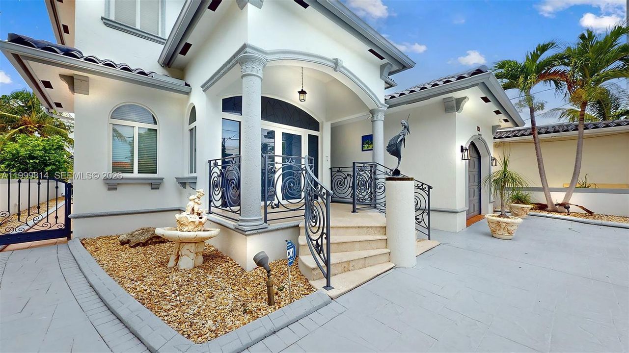 For Sale: $6,700,000 (5 beds, 3 baths, 3851 Square Feet)
