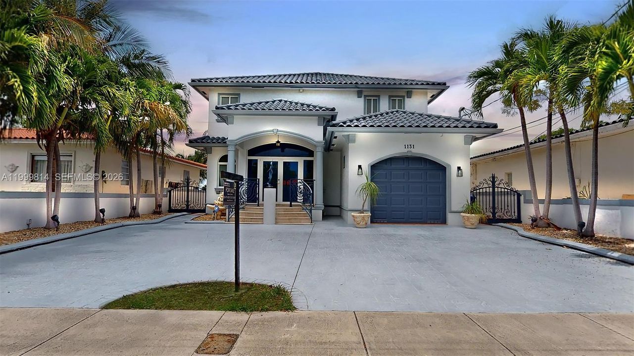 For Sale: $6,700,000 (5 beds, 3 baths, 3851 Square Feet)