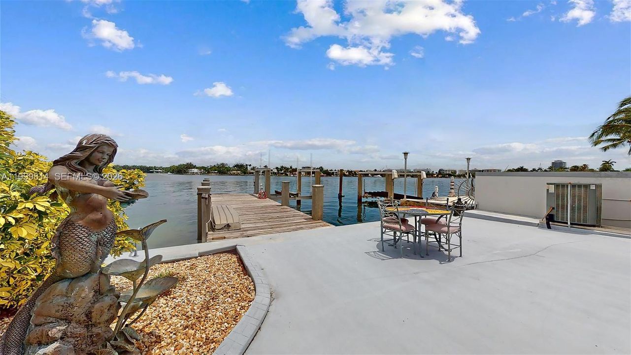 For Sale: $6,700,000 (5 beds, 3 baths, 3851 Square Feet)